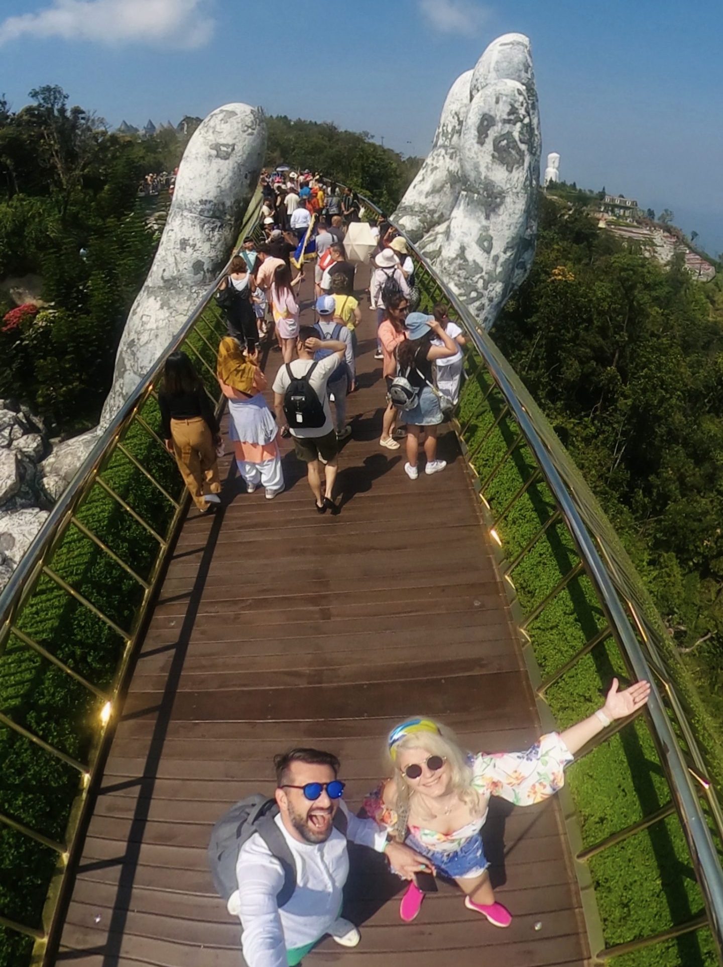 Golden Bridge Vietnam Pikasea Marius și Ioana
